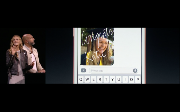 Apple zeigt iOS 10. (Bild: Apple/Screenshot: Golem.de)